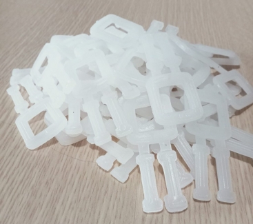 Bọ Nhựa Siết Dây Đai Là Gì? Phân Tích Kỹ Thuật và Ứng Dụng Của Bọ Đai Nhựa Trong Đóng Gói PP/PET