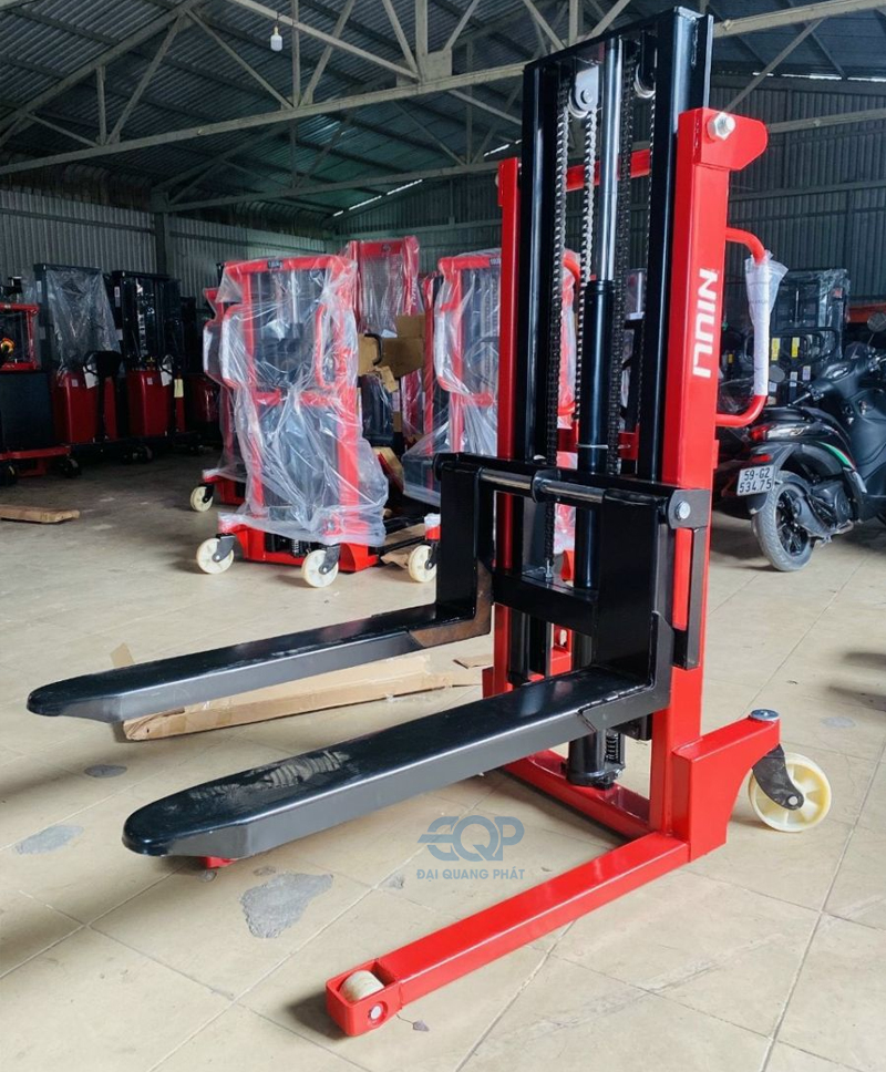 Xe Nâng Ắc Quy Bơm thủy lực ND-2045