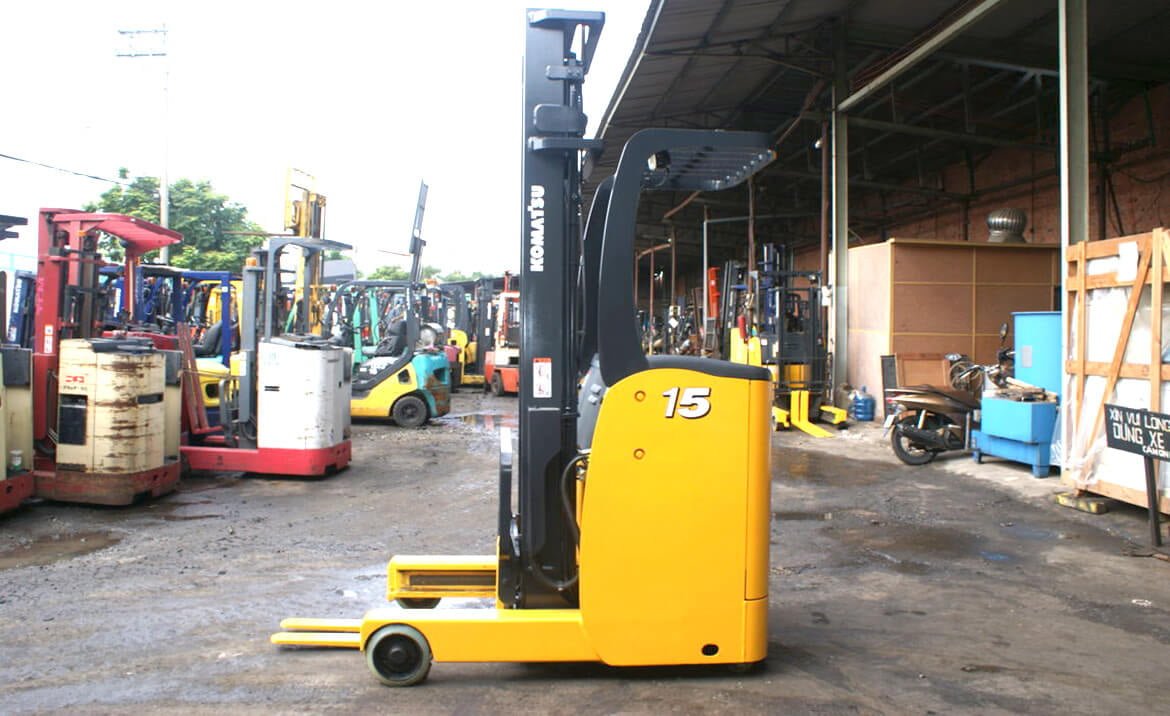 Xe Nâng Điện Là Gì? Ưu Điểm và Cách Chọn Xe Nâng Điện Phù Hợp Cho Doanh Nghiệp