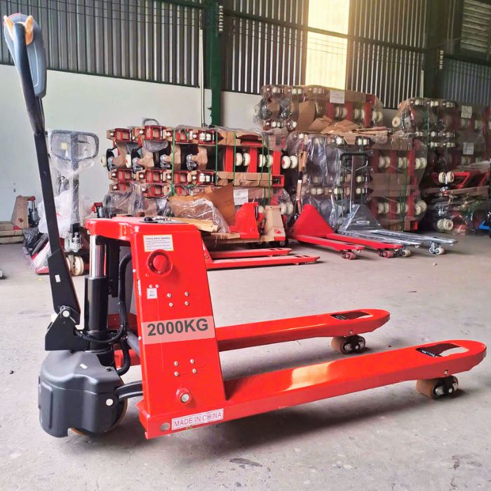 Xe Nâng Tay Là Gì? Hướng Dẫn Chọn Xe Nâng Tay Phù Hợp Với Nhu Cầu và Ngân Sách Của Bạn